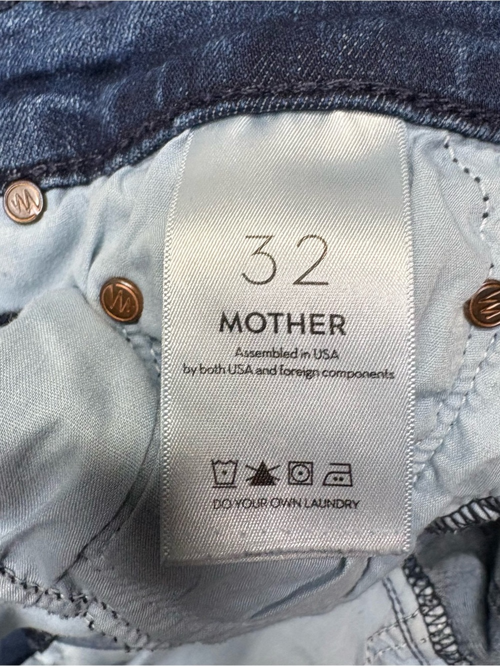 MOTHER Jeans Womens 32 Weekender Fray in Mint Condition Flare Raw Hem USA Made - Picture 6 of 15